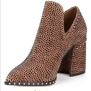 Gianni Bini leopard textured studded block heel booties size 8